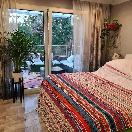 Cozy With A Beautiful Garden View Homestay