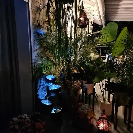 Cozy With A Beautiful Garden View Habitación en casa particular *