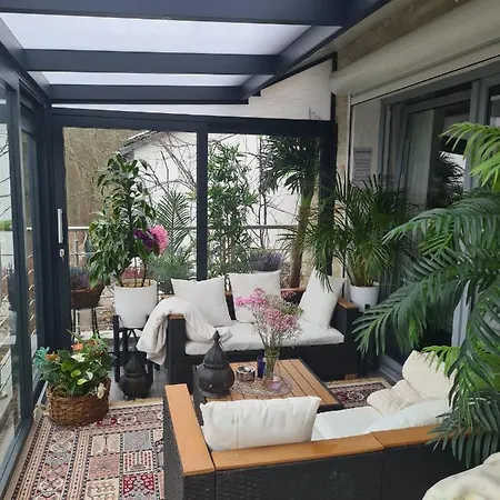 Cozy With A Beautiful Garden View Homestay *
