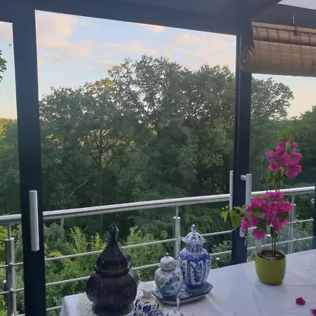 Homestay Cozy With A Beautiful Garden View *