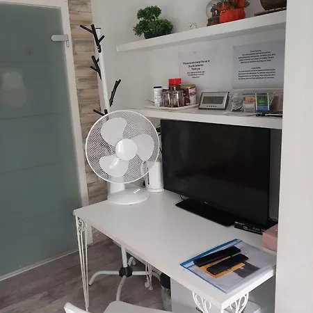 Cozy With A Beautiful Garden View バウナタール