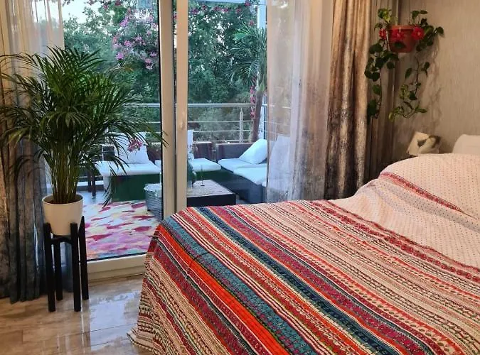 Cozy With A Beautiful Garden View Homestay szállás