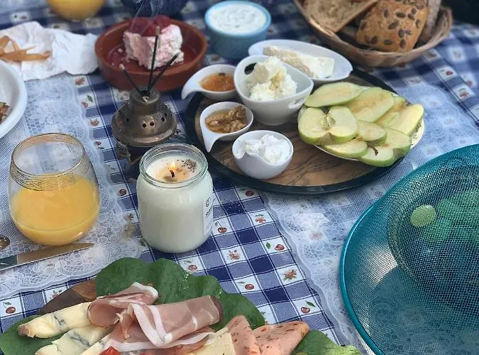 ホームステイ Cozy With A Beautiful Garden View