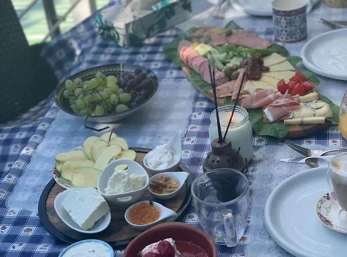 Cozy With A Beautiful Garden View * バウナタール