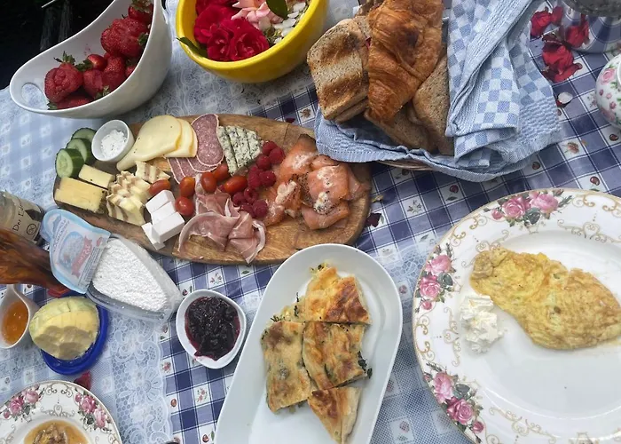 Cozy With A Beautiful Garden View