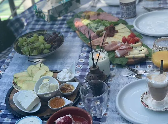 Cozy With A Beautiful Garden View Homestay szállás