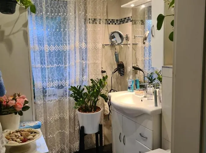 Cozy With A Beautiful Garden View Homestay szállás Baunatal