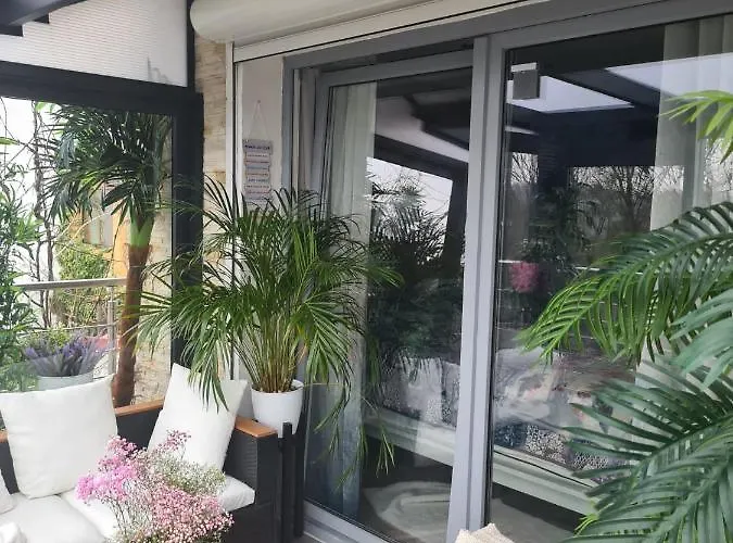 Cozy With A Beautiful Garden View Homestay szállás